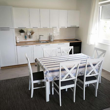 Apartments 4You Vir Zewnętrze zdjęcie