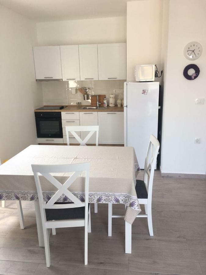 Apartments 4You Vir Zewnętrze zdjęcie
